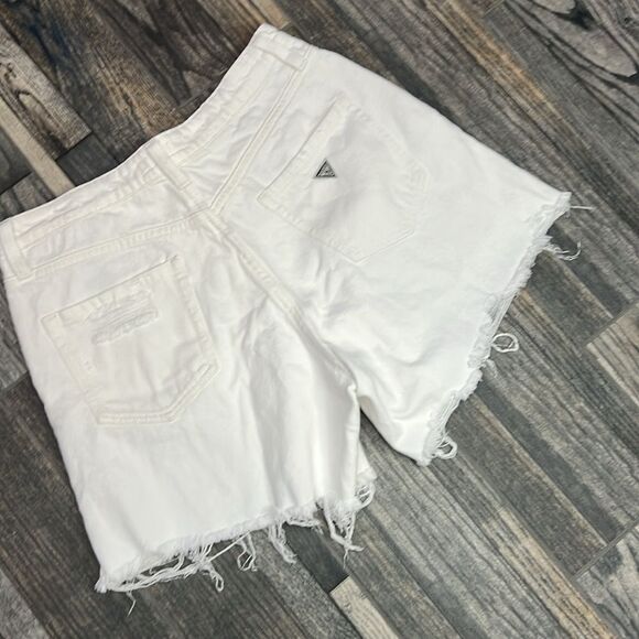 🔥 GUESS LOS ANGELES White Factory Cut-off Denim Jean Shorts Women Size 29 - EUC - Picture 2 of 11